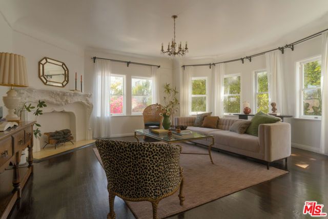 3400 San Marino Street M, Los Angeles, CA 90006