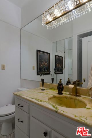 3400 San Marino Street M, Los Angeles, CA 90006