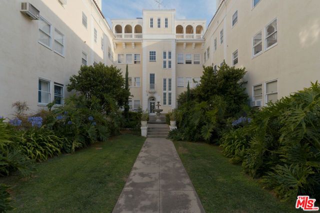 3400 San Marino Street M, Los Angeles, CA 90006