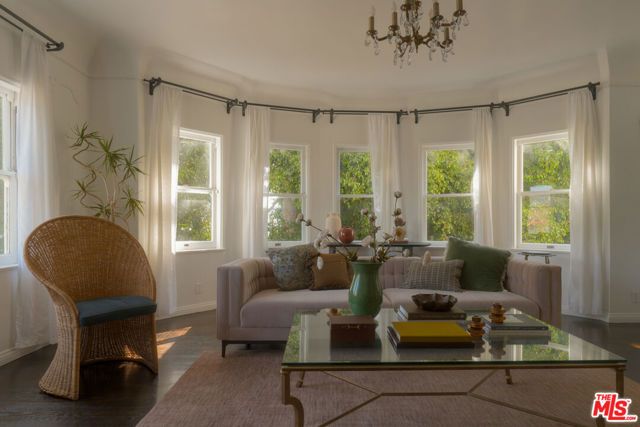 3400 San Marino Street M, Los Angeles, CA 90006