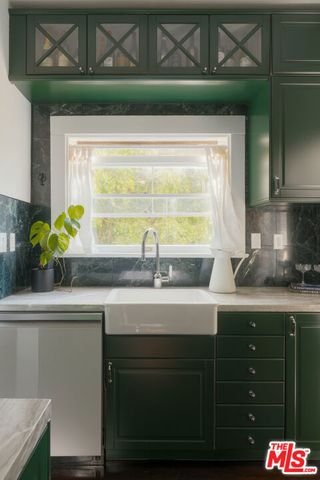 3400 San Marino Street M, Los Angeles, CA 90006