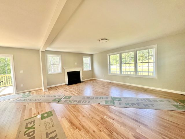 1 Blaisdell Court, Raymond, NH 03077