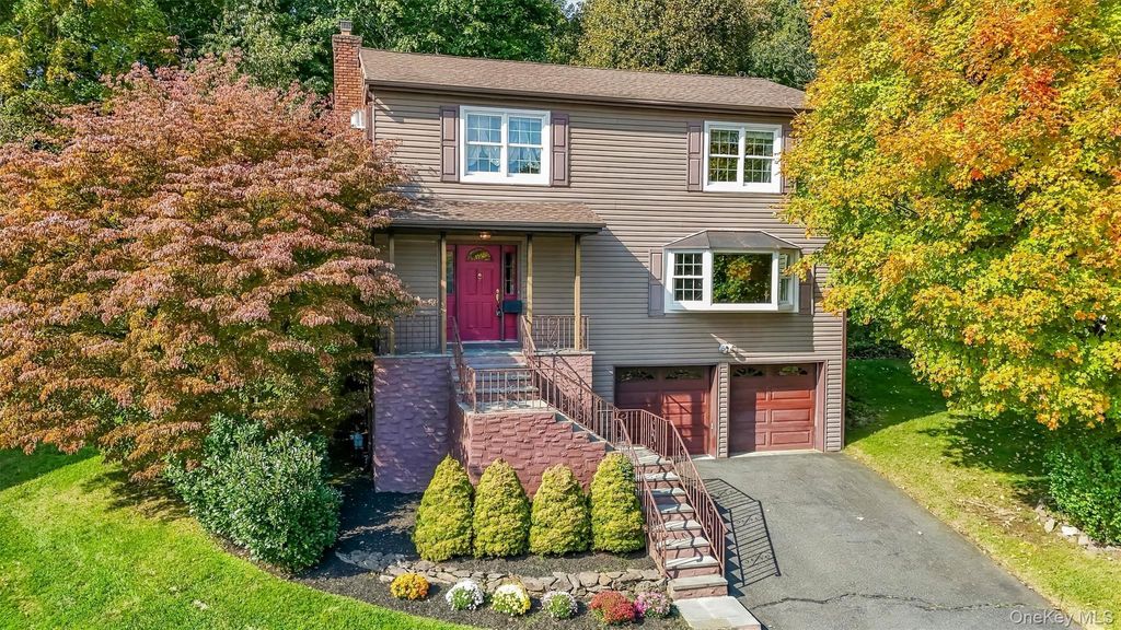 15 Holly Ridge Road, Valhalla, NY 10595 — exterior