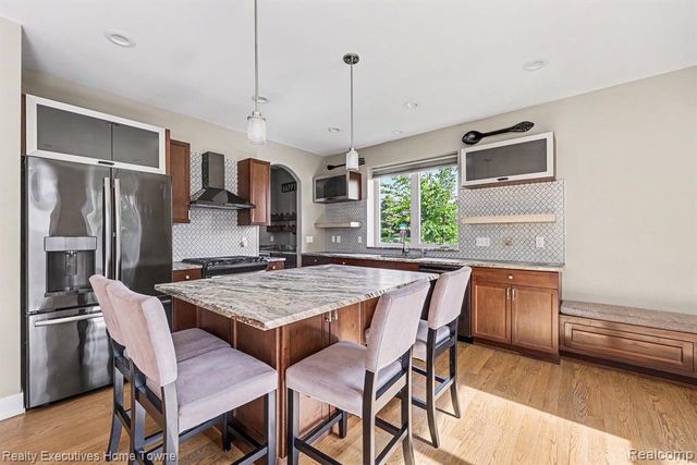 111 N Dorchester Avenue, Royal Oak, MI 48067