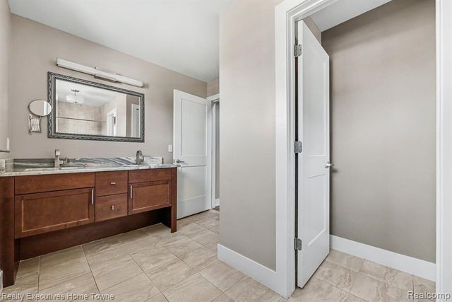 111 N Dorchester Avenue, Royal Oak, MI 48067