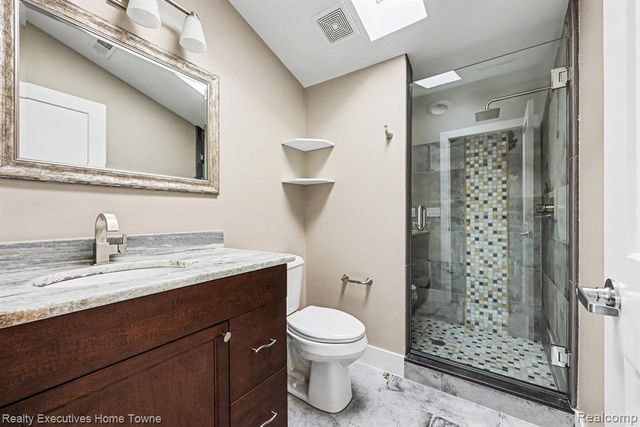 111 N Dorchester Avenue, Royal Oak, MI 48067