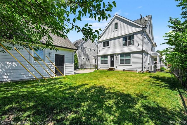 111 N Dorchester Avenue, Royal Oak, MI 48067