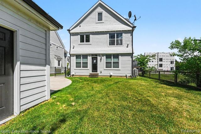 111 N Dorchester Avenue, Royal Oak, MI 48067