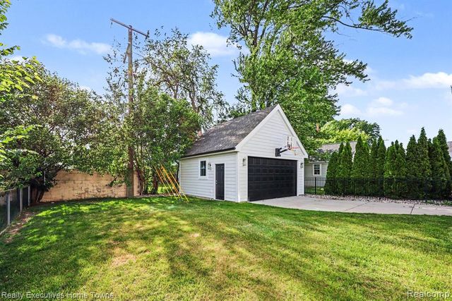 111 N Dorchester Avenue, Royal Oak, MI 48067