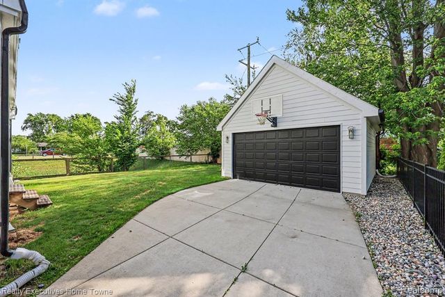 111 N Dorchester Avenue, Royal Oak, MI 48067