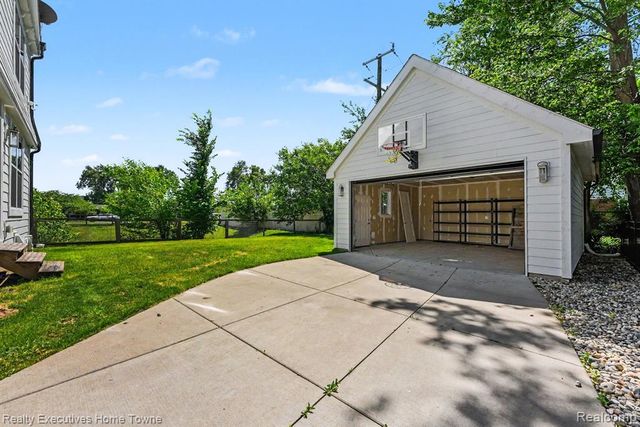 111 N Dorchester Avenue, Royal Oak, MI 48067