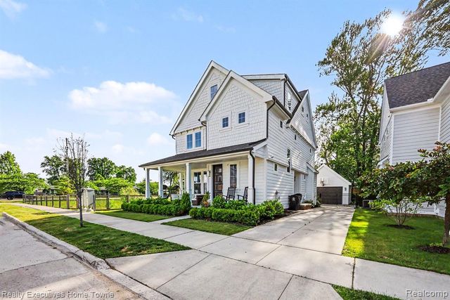 111 N Dorchester Avenue, Royal Oak, MI 48067