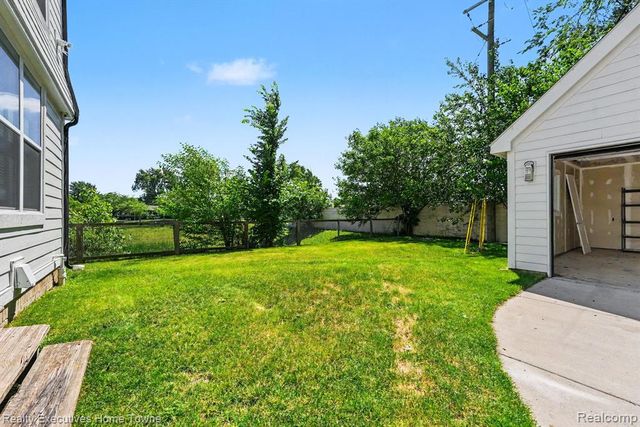 111 N Dorchester Avenue, Royal Oak, MI 48067