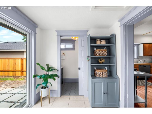4929 Se 63RD Ave, Portland, OR 97206