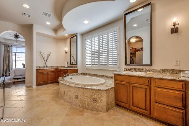 14216 N Silent Ridge Court, Marana, AZ 85658