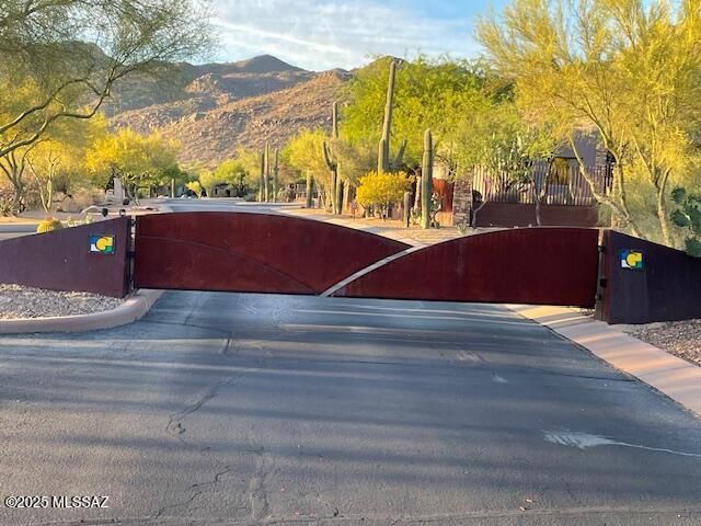 14216 N Silent Ridge Court, Marana, AZ 85658