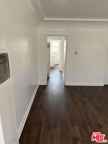 1050 W 60th Place, Los Angeles, CA 90044