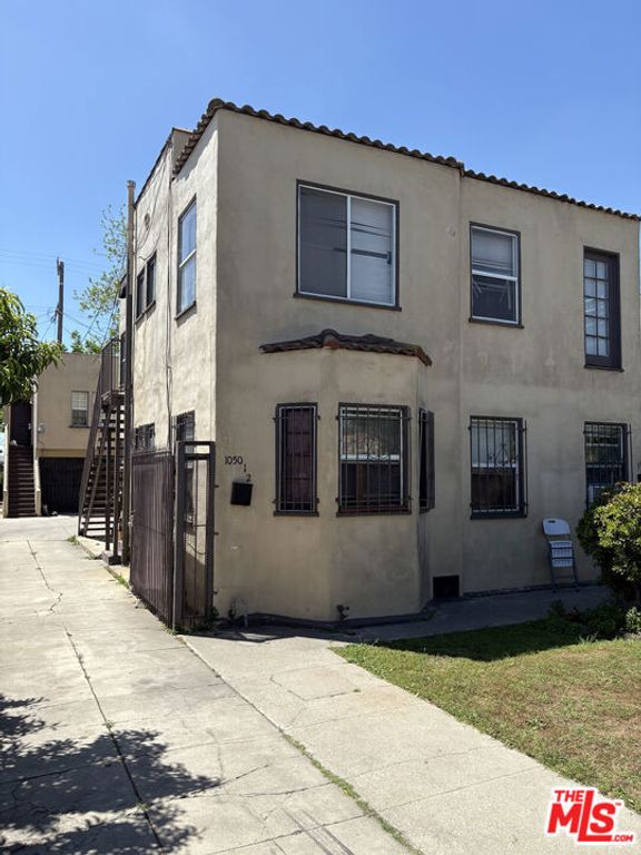 1050 W 60th Place, Los Angeles, CA 90044