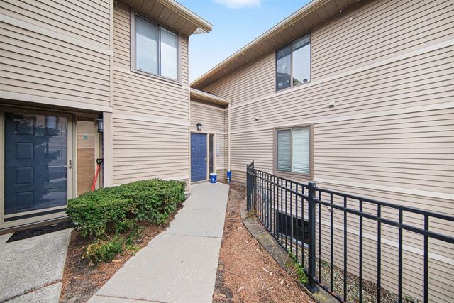 300 Briarcrest Drive 140, Ann Arbor, MI 48104