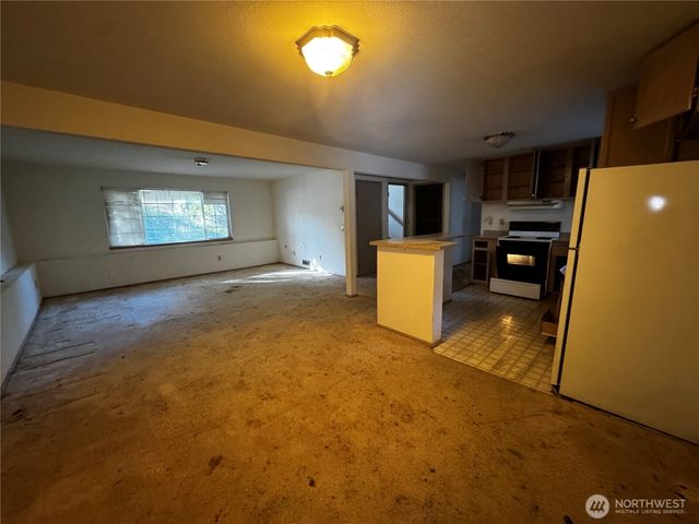 724 N 137th Street, Seattle, WA 98133