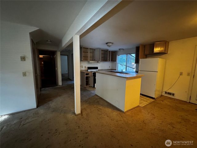 724 N 137th Street, Seattle, WA 98133