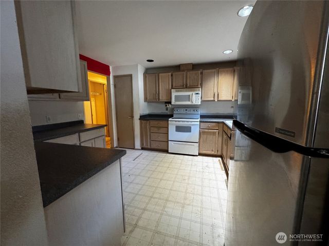 724 N 137th Street, Seattle, WA 98133