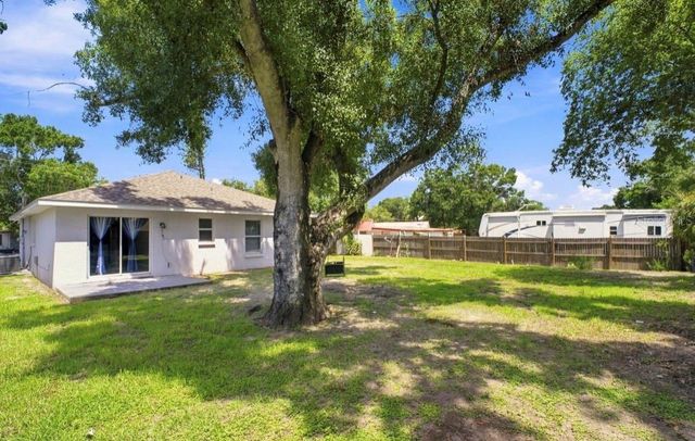 5717 E 11TH STREET E, Bradenton, FL 34203
