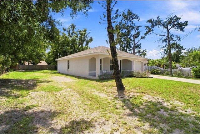 5717 E 11TH STREET E, Bradenton, FL 34203