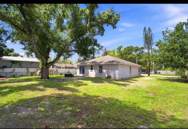 5717 E 11TH STREET E, Bradenton, FL 34203