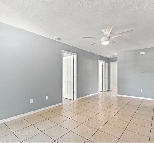 5717 E 11TH STREET E, Bradenton, FL 34203