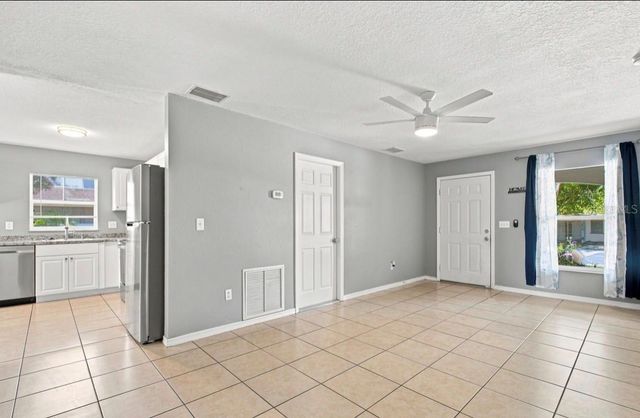 5717 E 11TH STREET E, Bradenton, FL 34203