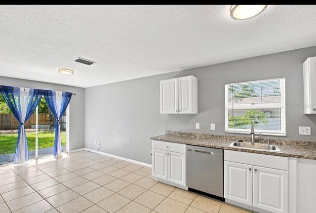 5717 E 11TH STREET E, Bradenton, FL 34203