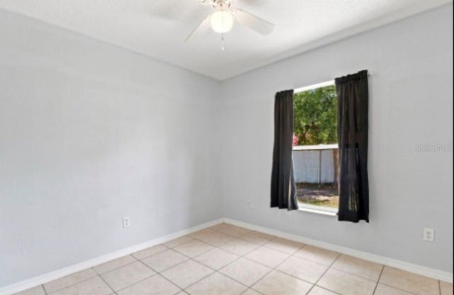 5717 E 11TH STREET E, Bradenton, FL 34203