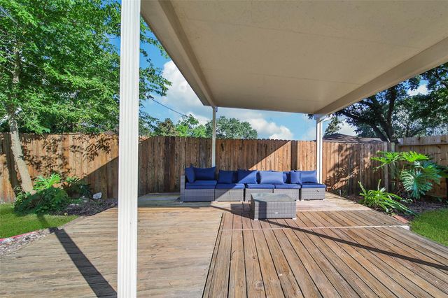 1711 Pecan Lane, Stafford, TX 77477