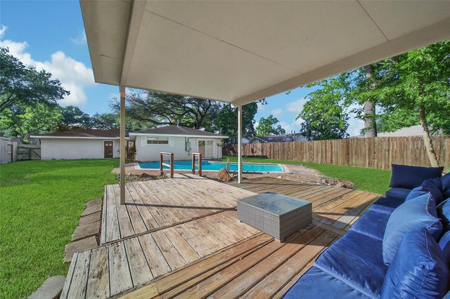 1711 Pecan Lane, Stafford, TX 77477