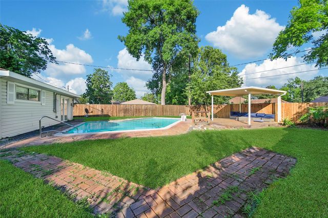 1711 Pecan Lane, Stafford, TX 77477