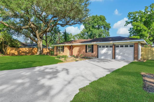 1711 Pecan Lane, Stafford, TX 77477