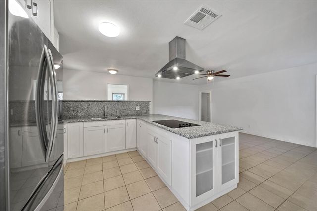 1711 Pecan Lane, Stafford, TX 77477