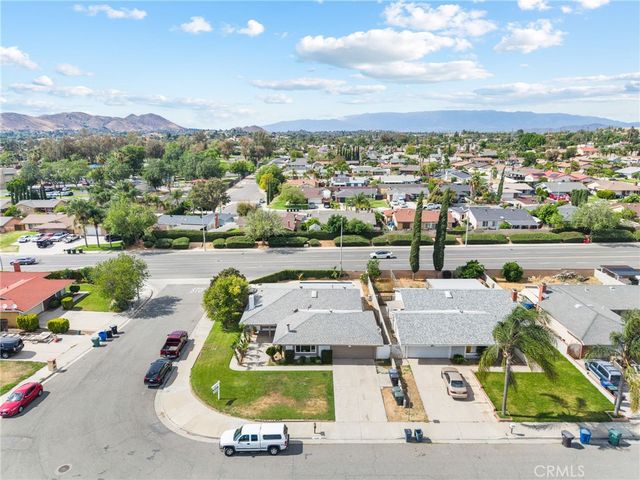 10389 Brookway, Riverside, CA 92505