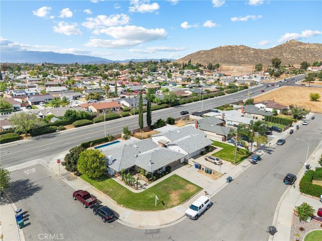 10389 Brookway, Riverside, CA 92505