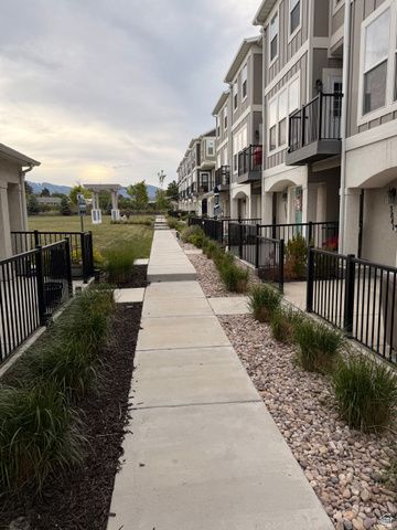 3839 W GARTMORE LN, Taylorsville, UT 84129