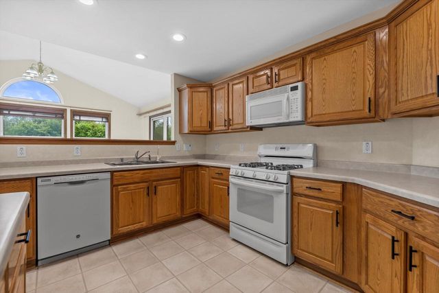 6655 N 94th STREET, Milwaukee, WI 53224