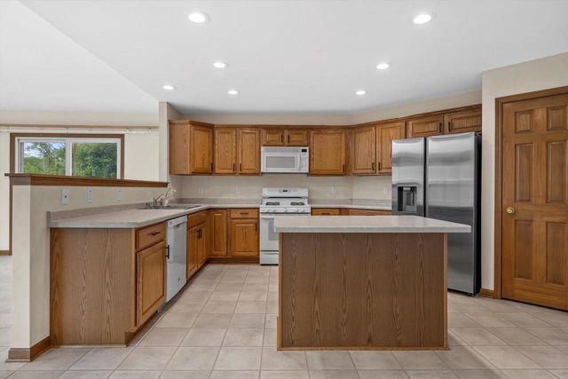 6655 N 94th STREET, Milwaukee, WI 53224
