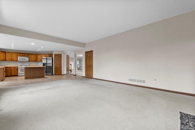 6655 N 94th STREET, Milwaukee, WI 53224
