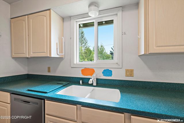 309 N Mumford Street, Anchorage, AK 99508