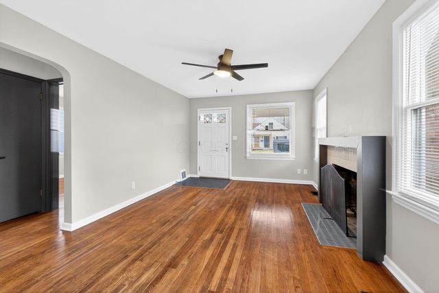 33 Rosslyn Avenue, Columbus, OH 43214