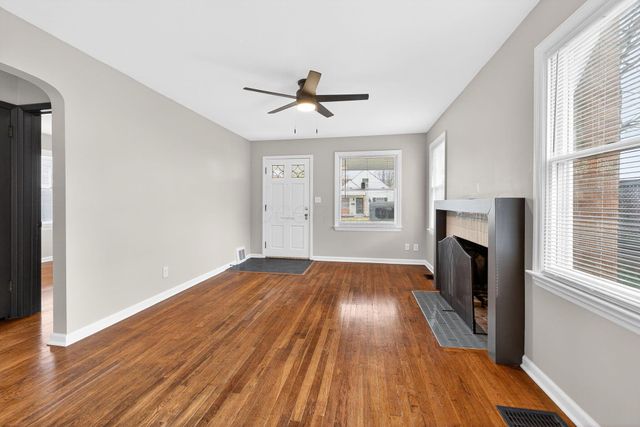 33 Rosslyn Avenue, Columbus, OH 43214