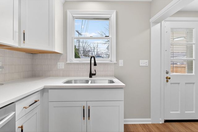 33 Rosslyn Avenue, Columbus, OH 43214