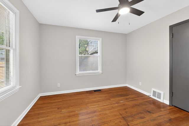 33 Rosslyn Avenue, Columbus, OH 43214