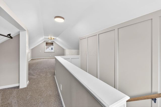 33 Rosslyn Avenue, Columbus, OH 43214